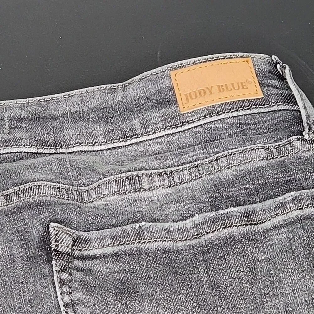Judy Blue Jeans Women’s 11/30 Skinny Fit Distressed Faded Stretchy JB8857 Black